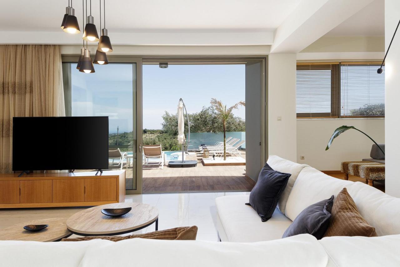 Rizes Villa With Jacuzzi & Heated Pool Agia Triada Luaran gambar