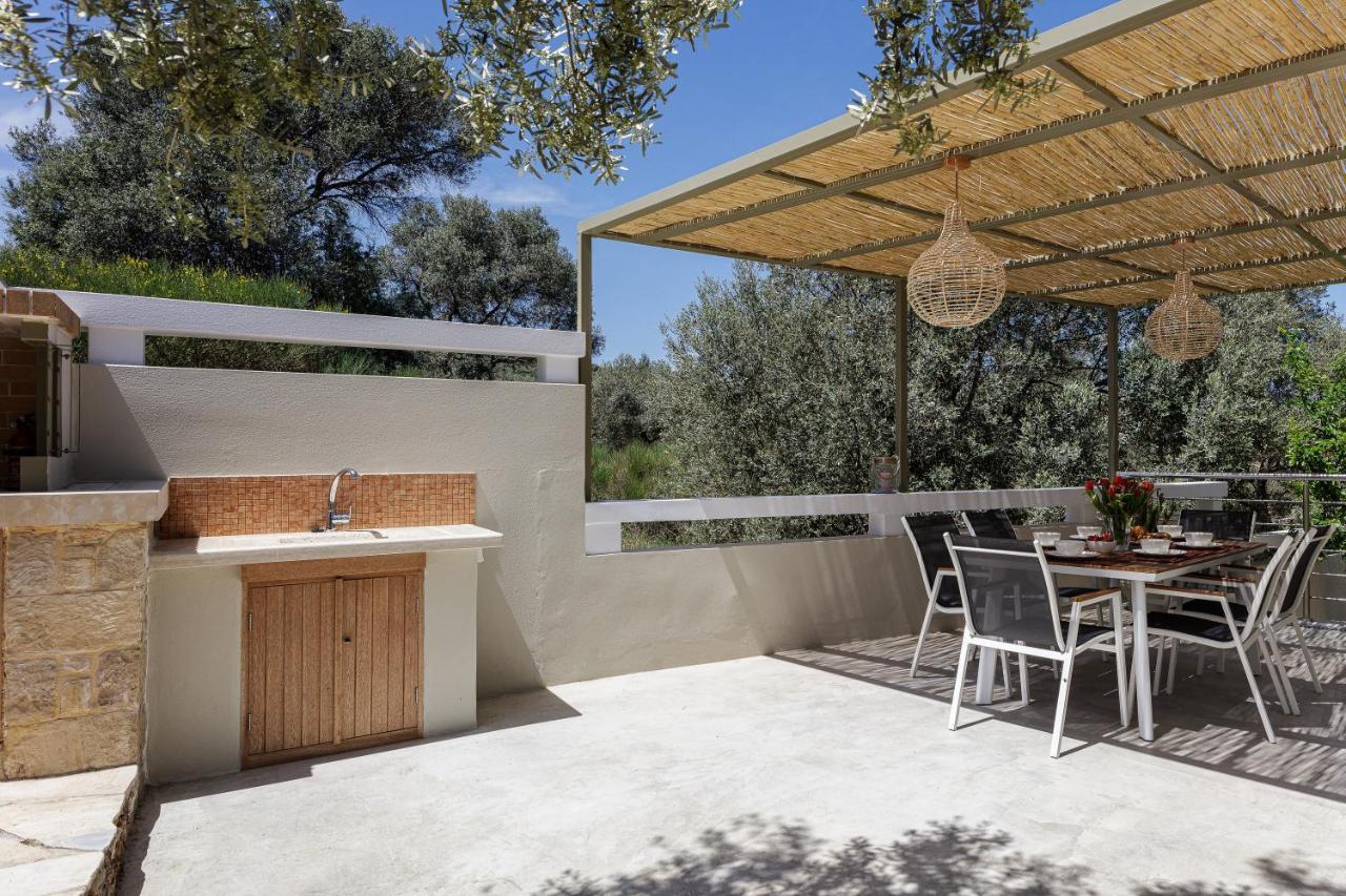 Rizes Villa With Jacuzzi & Heated Pool Agia Triada Luaran gambar